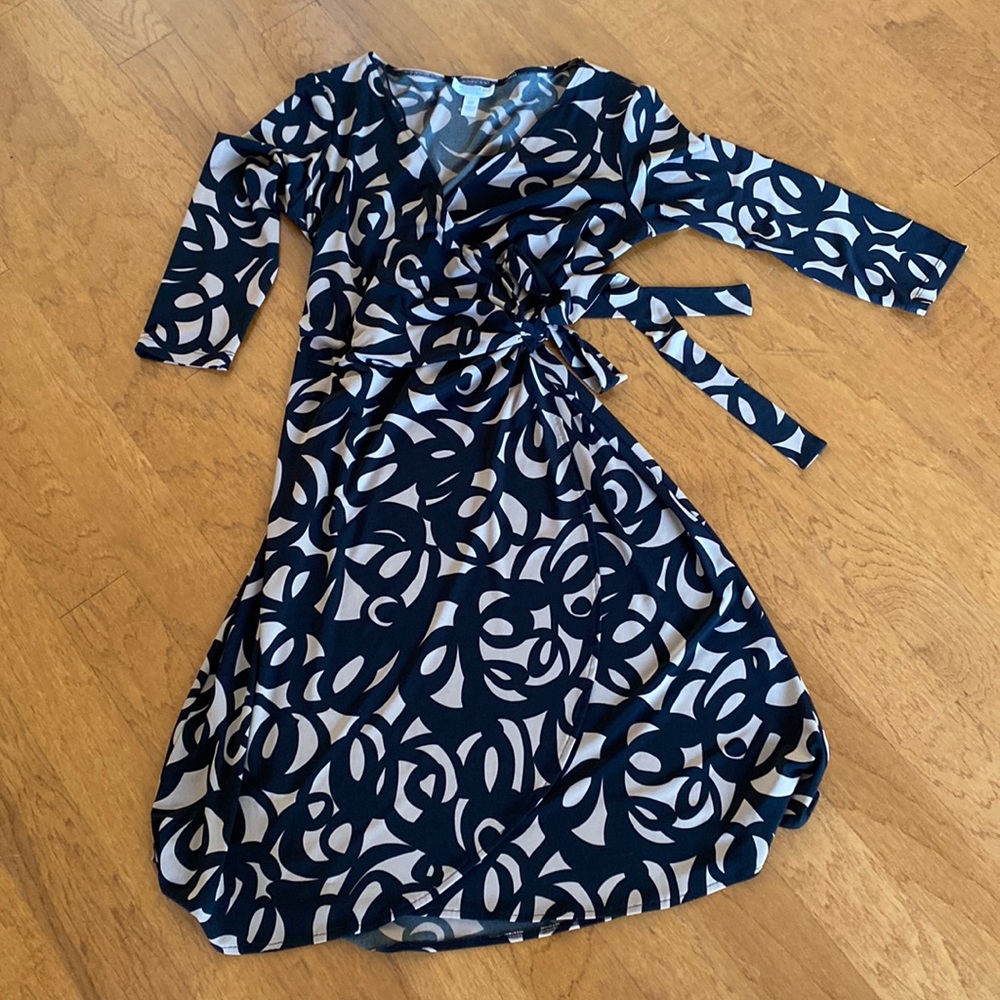 London Times petites wrap dress 🌸